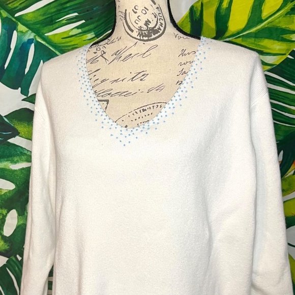 Vintage Victoria Jones 1X 90s White Winter Lightweight Beaded V Neck Sweater - Picture 3 of 9